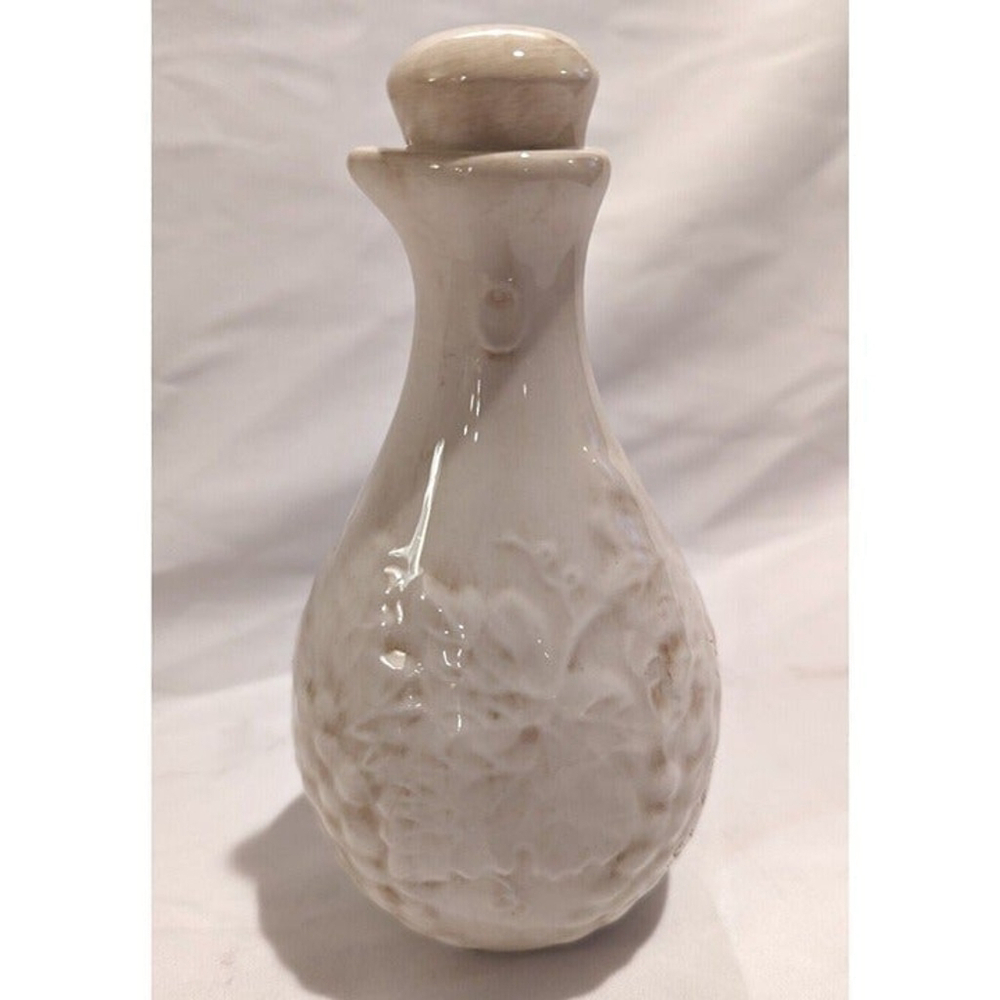 Harry & David Oil/Vinegar Embossed Grapes Leaves HDA1 Portugal - Picture 2 of 6